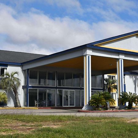 Super 8 By Wyndham Biloxi Motel Екстериор снимка