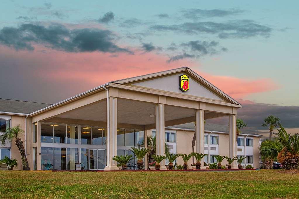 Super 8 By Wyndham Biloxi Motel Екстериор снимка