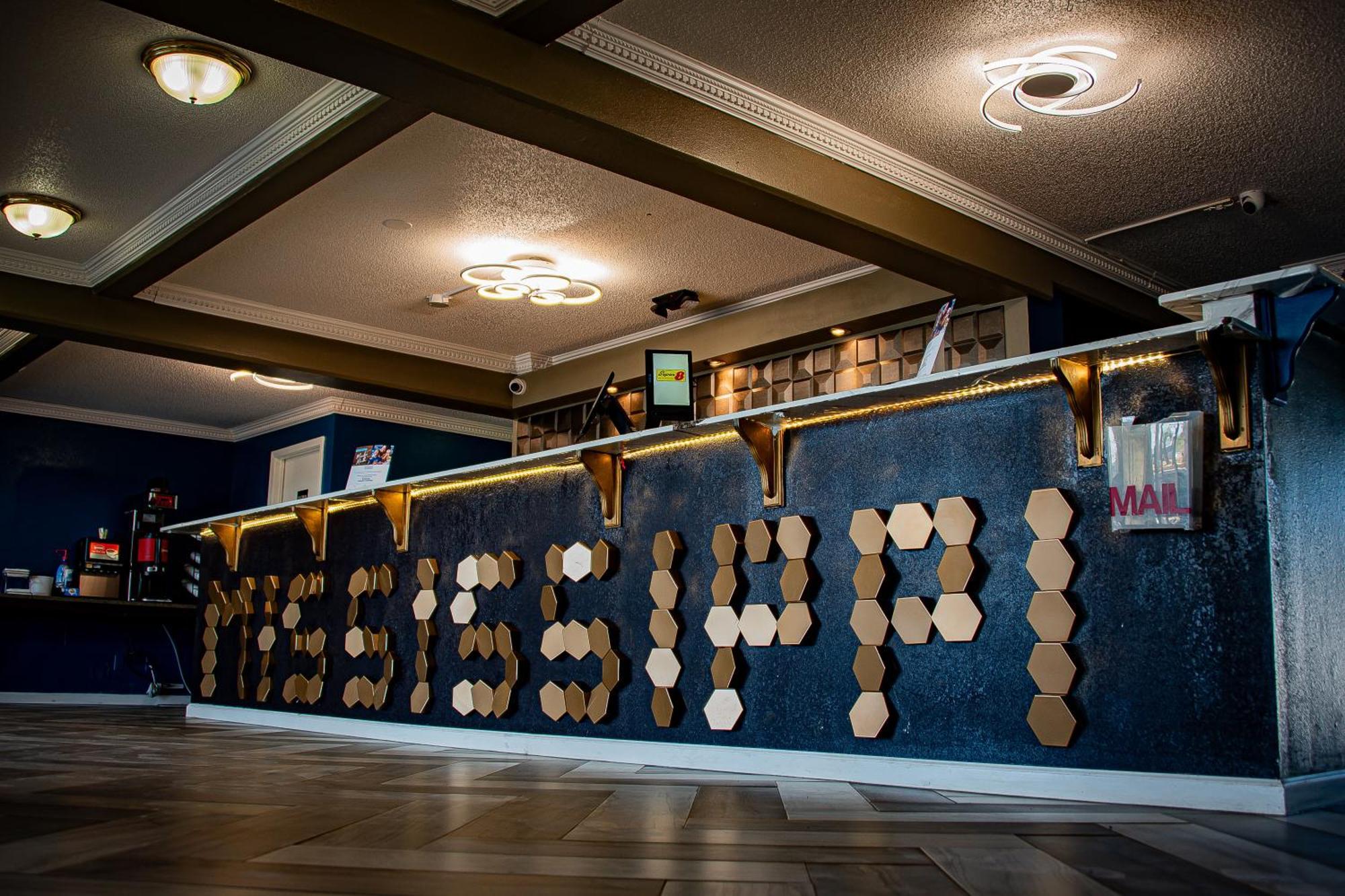 Super 8 By Wyndham Biloxi Motel Екстериор снимка