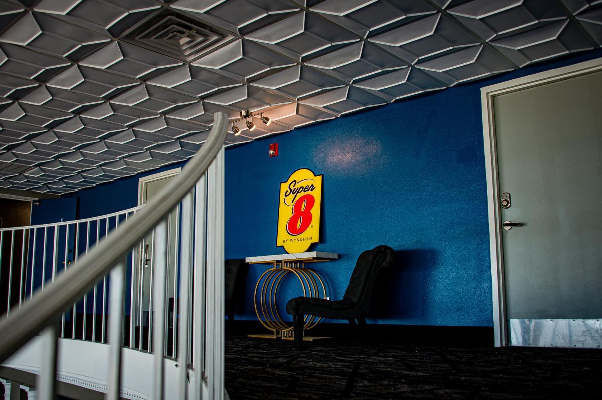 Super 8 By Wyndham Biloxi Motel Екстериор снимка